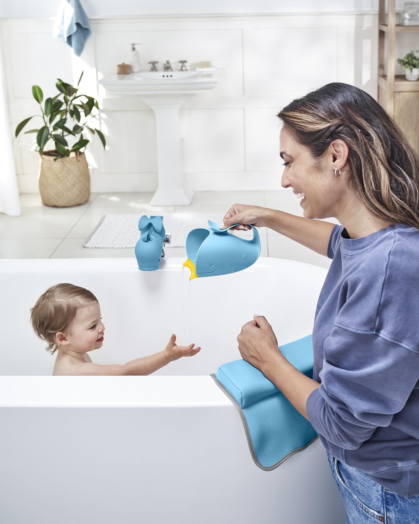 Moby Waterfall Bath Rinser