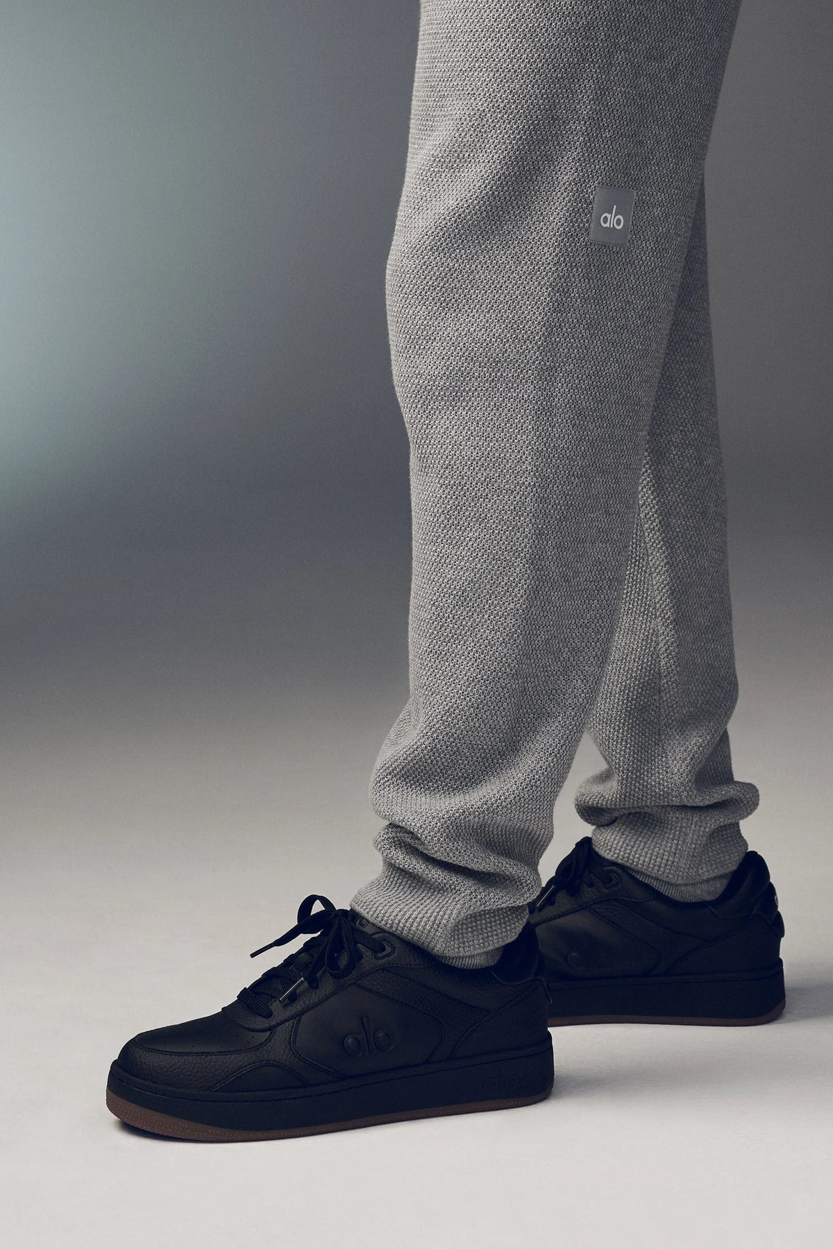 ALO Recovery Mode Sneaker - Black/Gum